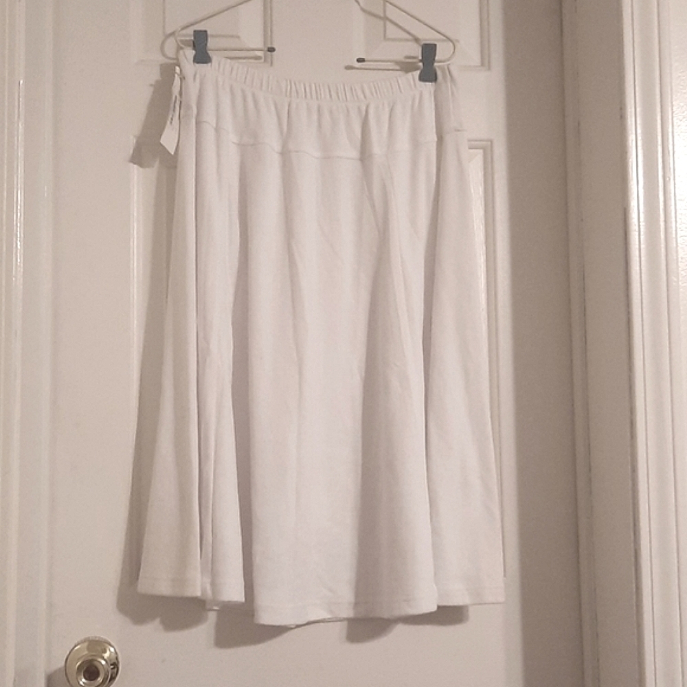 Adolfo sport white full skirt NWT sz large